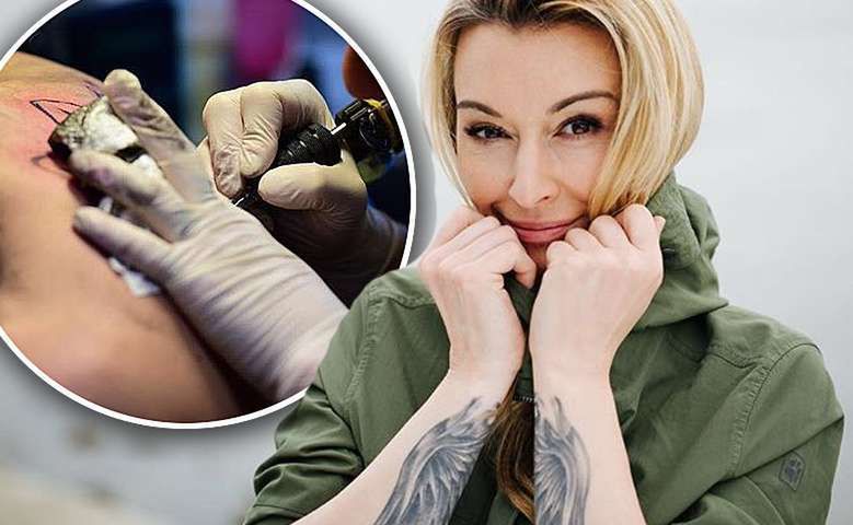 Nareszcie! Martyna Wojciechowska pochwaliła się najnowszym tatuażem. Jest ogromny! "Klasyka!"