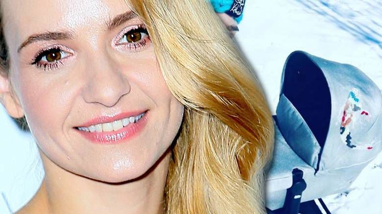 Joanna Koroniewska bez makijażu na spacerze z córeczką