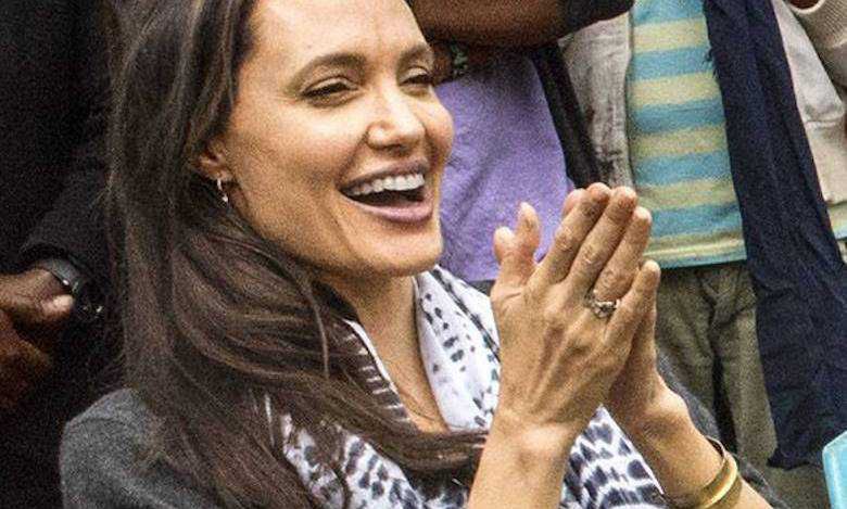 Angelina Jolie wprawiła fanów w prawdziwe osłupienie! Wszyscy przecierali oczy ze zdumienia. "Czy jest coś, czego ona NIE POTRAFI?"