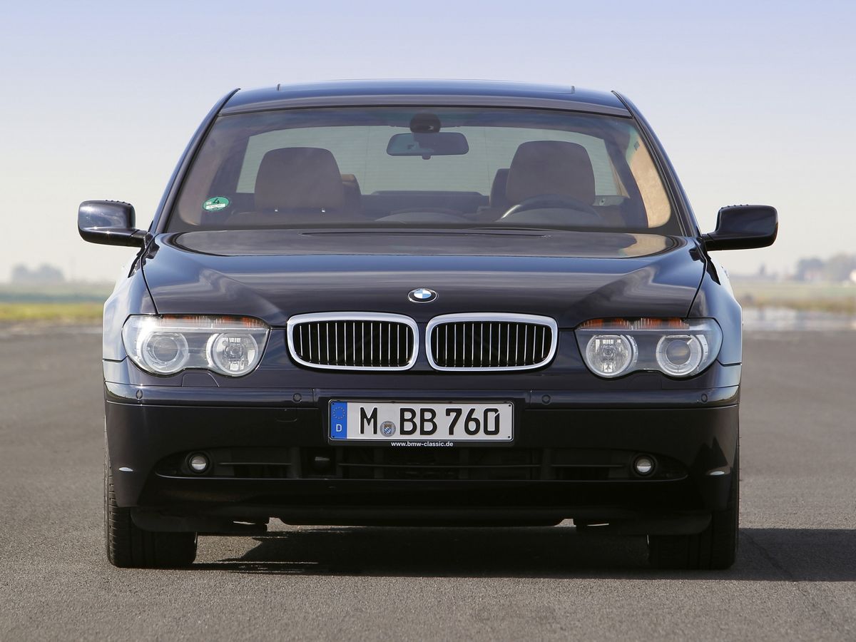 Kierowcy uważajcie na czarne BMW - policja autostradowa ma nowy nieoznakowany radiowóz