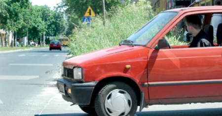 Wypadek przez trawę?