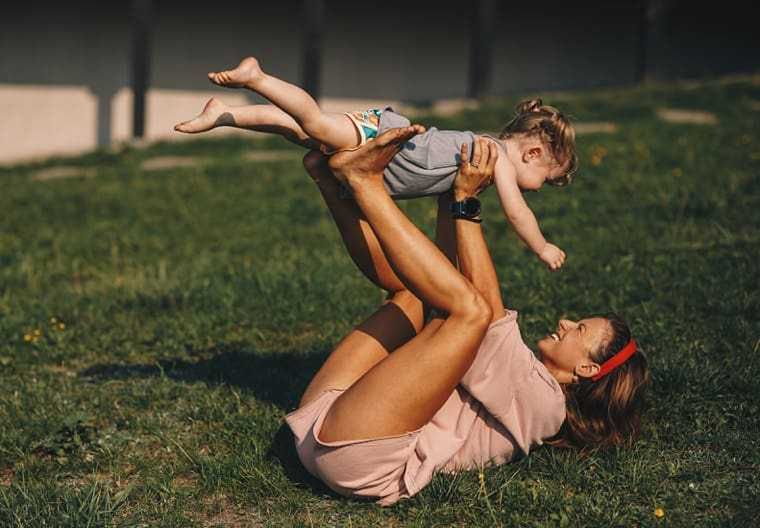 Anna Lewandowska - zabawy z Klarą Lewandowską