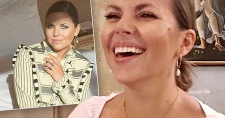 Aleksandra Kwaśniewska prosto z hotelowego łóżka chwali się zgrabnymi nogami! Ma na sobie szałową sukienkę!