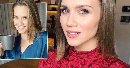 Agnieszka Kaczorowska w negliżu rozprawia o zachciankach ciążowych. Brzuszka już się nie da ukryć