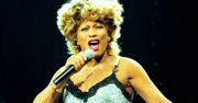 80-letnia Tina Turner wraca odmieniona! Tak długich włosów nie miała od lat 60. Wygląda świetnie