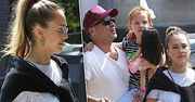 Koniec ukrywania brzuszka! Ciężarna Jessica Alba pochwaliła się imponującymi krągłościami na rodzinnym spacerze