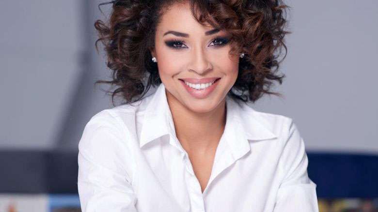 Omenaa Mensah wraca na wizję