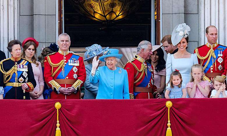 W rodzinie królewskiej zapanowało ślubne szaleństwo! Buckingham Palace właśnie ogłosił kolejne zaręczyny!