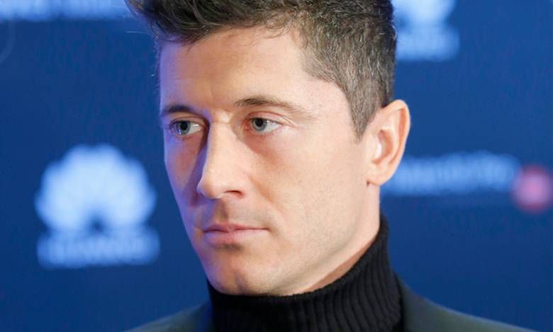 Robert Lewandowski pierwszy raz opowiedział o śmierci ukochanego ojca. "Byłem zamknięty na świat"