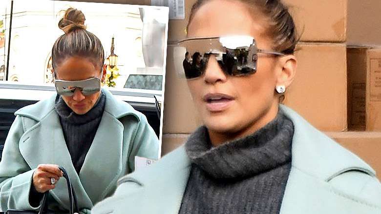 Jennifer Lopez w miętowym płaszczu na zakupach w Los Angeles