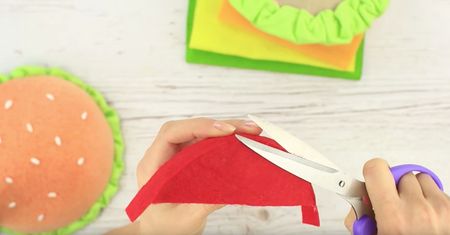 Burgera w takiej odsłonie jeszcze nie widziałaś. Kiedy tylko go zobaczysz, zapragniesz go mieć w swoim mieszkaniu