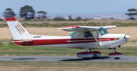 Australia: Pierwsza lekcja latania. Instruktor zasłabł, uczeń musiał sam lądować