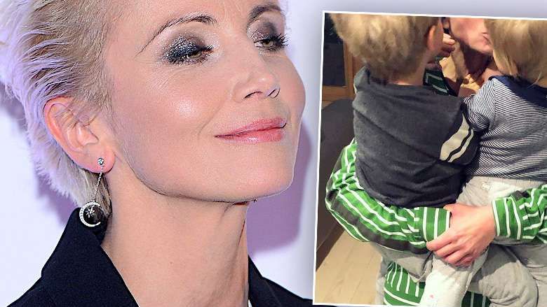 Kasia Zielińska z dziećmi w domu