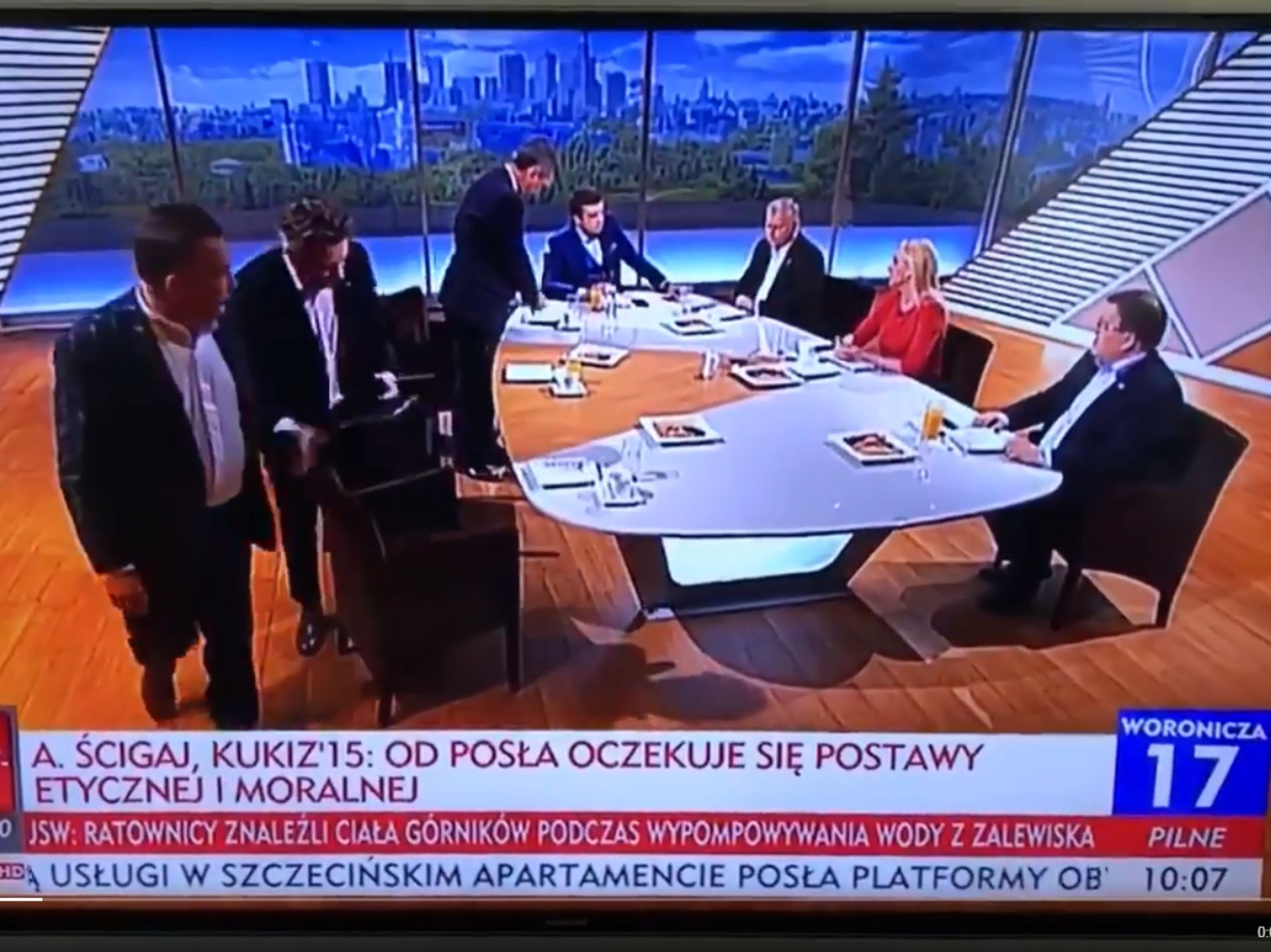 Podczas wydania "Woronicza 17" 13 maja ze studnia wyszło trzech polityków