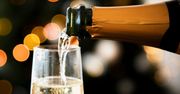Zastosuj jeden trik, a szampan zachowa swoje bąbelki dłużej niż do białego rana