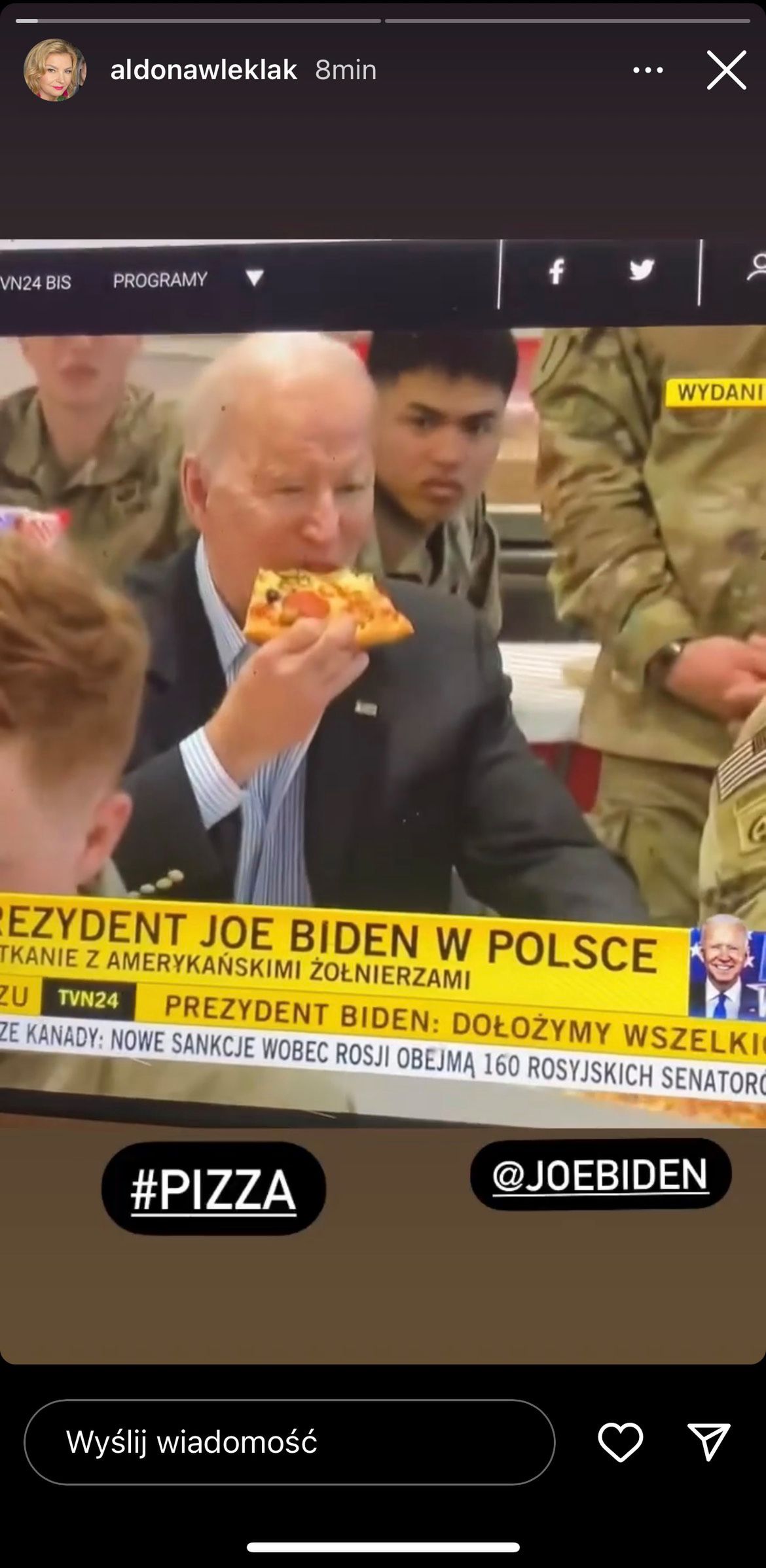 Joe Biden pałaszuje pizzę