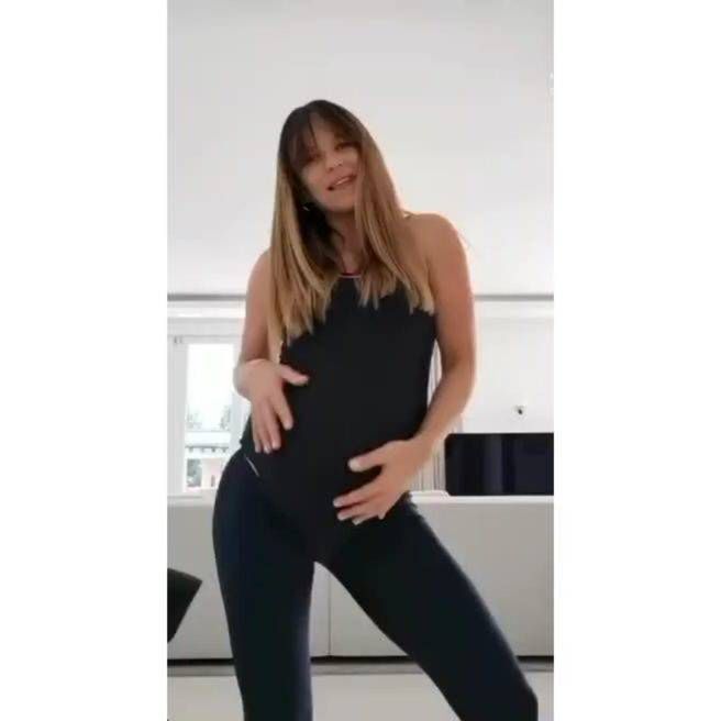 Anna Lewandowska trenuje w rytm hitu Shakiry
