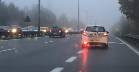 Światła przeciwmgielne: jak prawidłowo ich używać