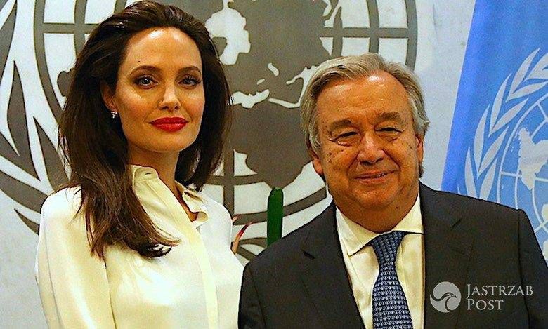 Angelina Jolie nawet w skromnym stroju sekretarki wygląda jak demon seksu!