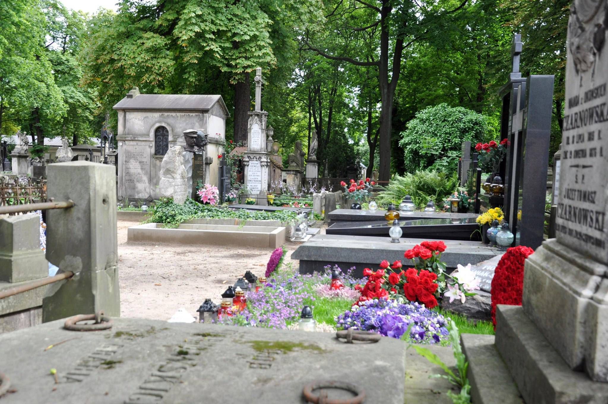 Nowy grób Piotra Woźniaka-Staraka