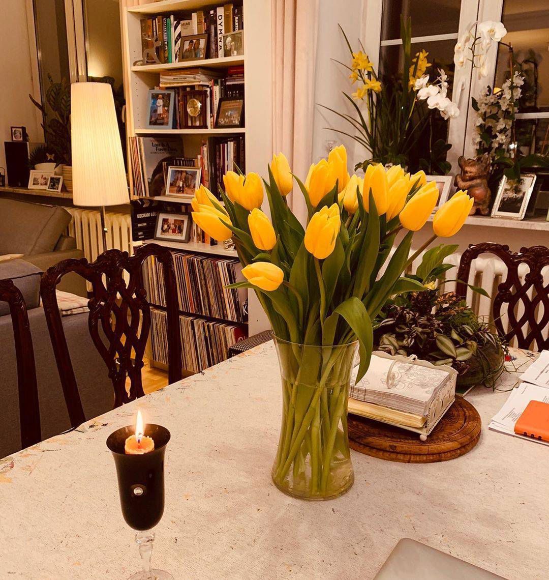 Monika Zamachowska dostała żółte tulipany od męża