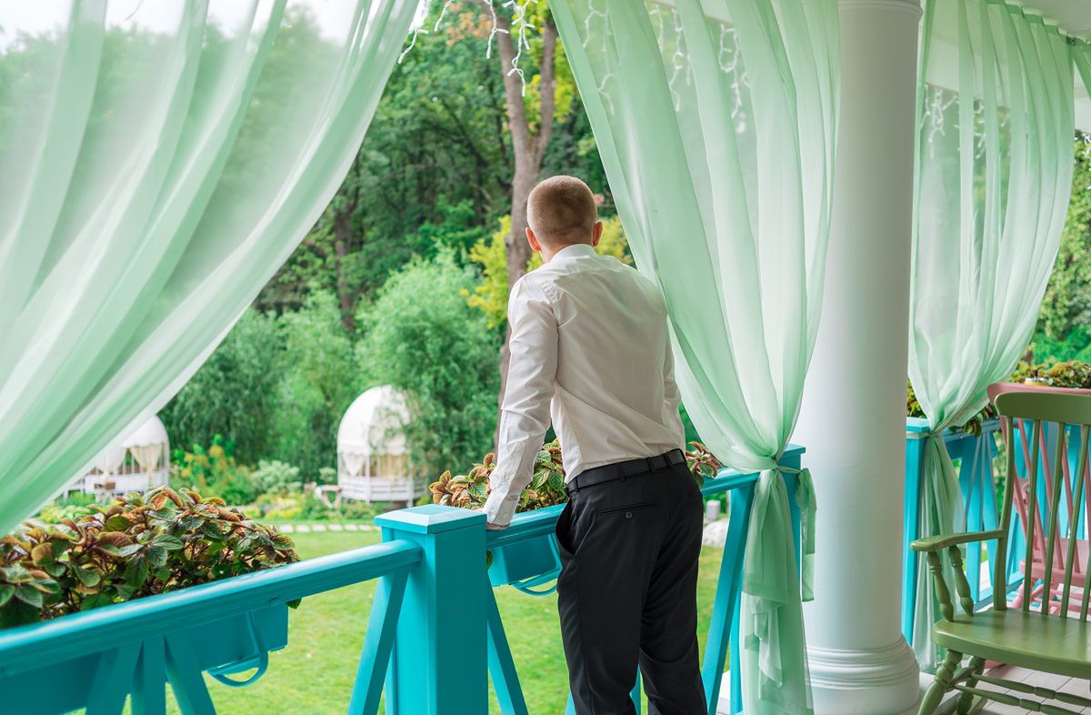 Jak odgrodzić balkon od sąsiada? Fot. Adobe Stock