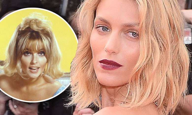 Anja Rubik na okładce "Vogue Polska" - listopad 2018