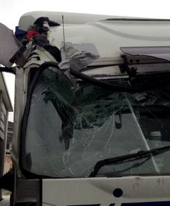 Z rozerwaną kabiną jechał ze Szwecji. Policja zatrzymała go 90 km od domu