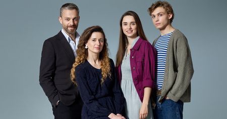 Agnieszka Grochowska i Grzegorz Damięcki w głównych rolach nowego serialu oryginalnego Netflix "W głębi lasu"