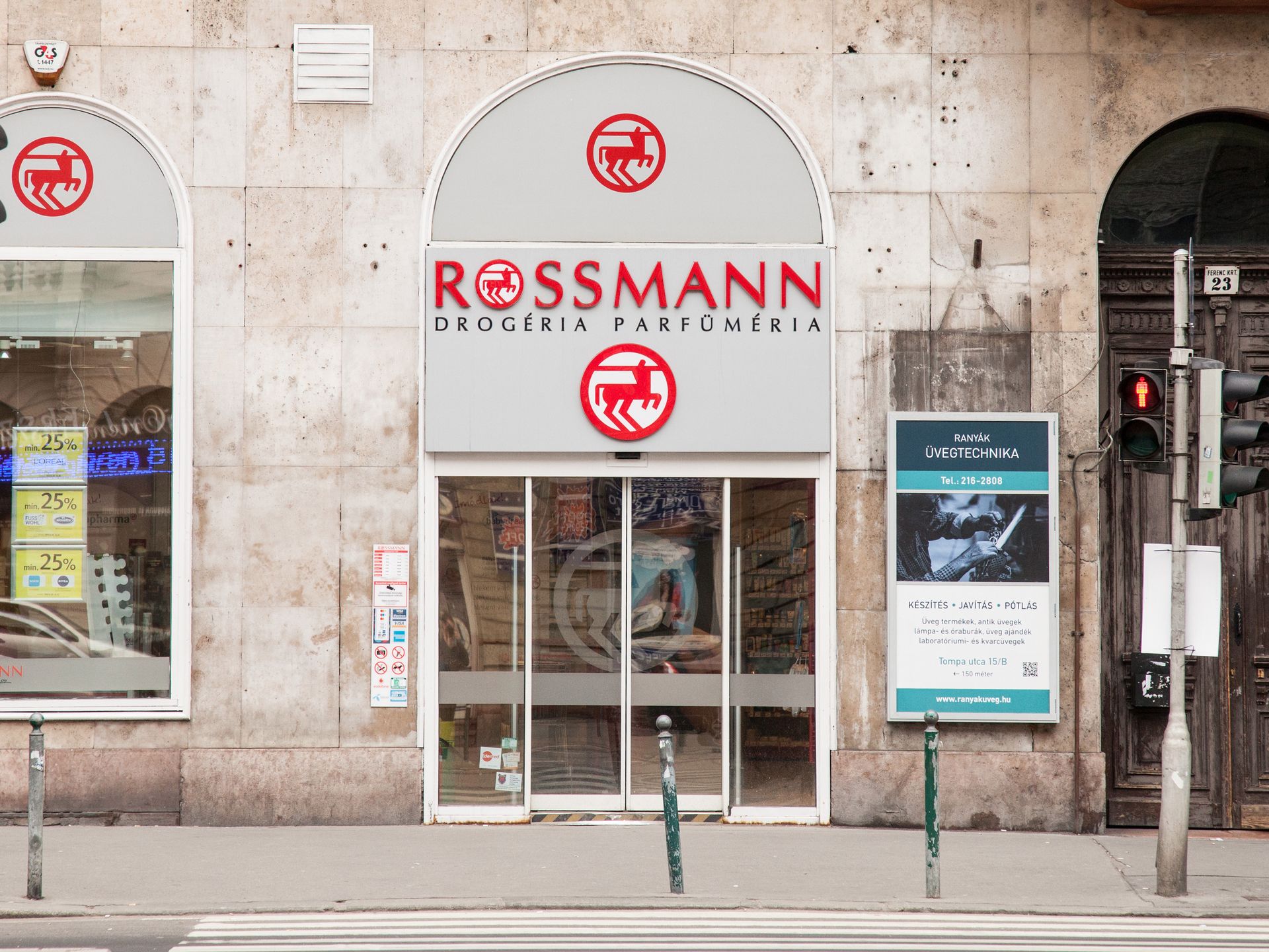 Rossmann. Promocja w drogeriach wystartowała i potrwa do końca września.