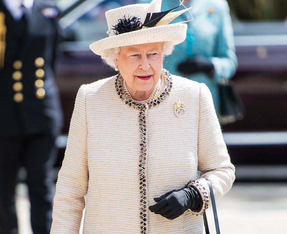 Niesamowite! Królowa Elżbieta II chodzi w tych samych butach od 50 lat!
