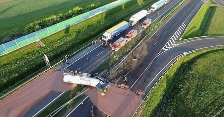 Właściciel cysterny z czekoladą przeprasza kierowców. Może zapłacić gigantyczne odszkodowanie