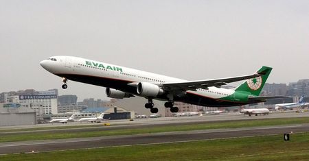 Los Angeles: samolot boeing 777 w ostatniej chwili uniknął zderzenia z Mount Wilson