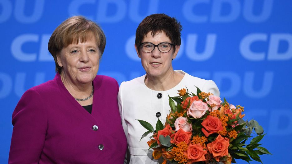 Annegret Kramp-Karrenbauer jest kreowana na nową Angelę Merkel