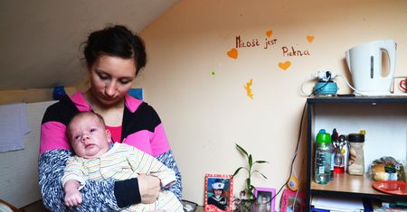 Miłość jest piękna. Szczególnie tutaj. Kobiety z Domu Samotnej Matki