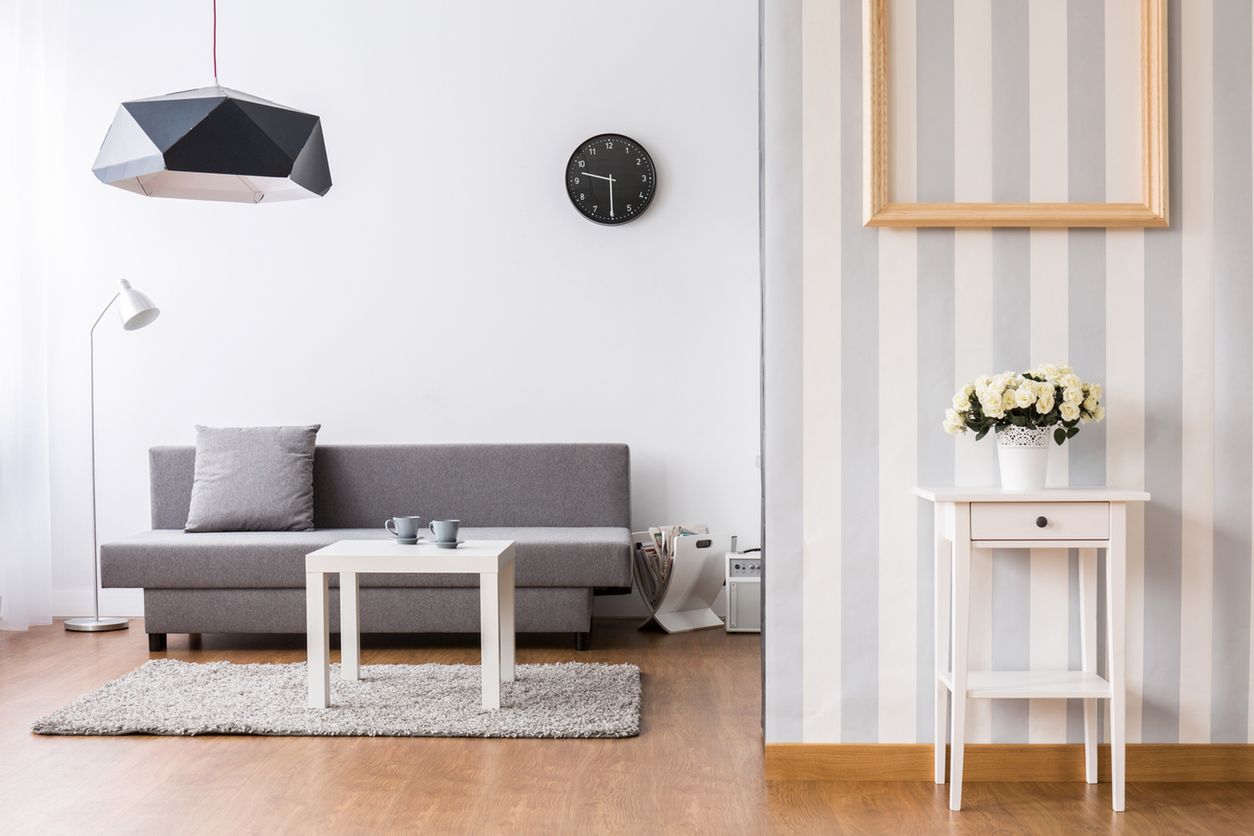 Tapeta do salonu może być bardzo subtelnym wykończeniem wnętrza 