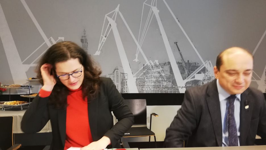 Pełniąca obowiązki prezydenta Gdańska Aleksandra Dulkiewicz i szef ECS Basil Kerski