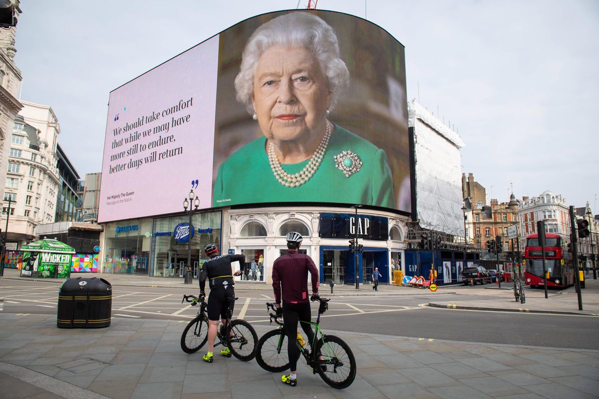Wielkanoc 2020. Królowa Elżbieta II składa życzenia. "Wiemy, że koronawirus nas nie pokona"
