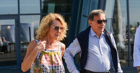 Elegancki Englert i kwitnąca Ścibakówna razem w Kołobrzegu. Aktorce do twarzy w kolorowej sukience