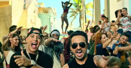Turyści jadą zobaczyć, gdzie kręcono "Despacito". Biedne miasto przeżywa oblężenie