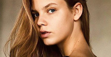 Iga Lis pozuje jak zawodowa modelka! Na pierwszy plan wystawiła swój biust i seksowne koronki!
