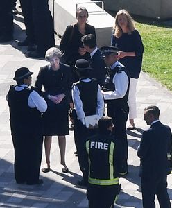 Ze spotkania z mieszkańcami Londynu Theresa May musiała zostać odprowadzona w eskorcie
