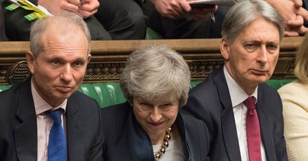 Brexit. Premier May widzi tylko dwie drogi: odejście z umową albo wcale