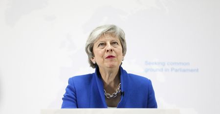 Theresa May próbowała rozwiązać problem brexitu. Jest jeszcze gorzej