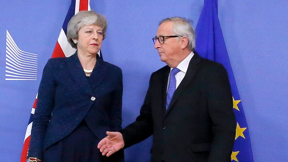 Theresa May i Jean-Claude Juncker spotkali się w Brukseli