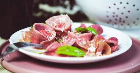 Różowe tortellini z ricottą