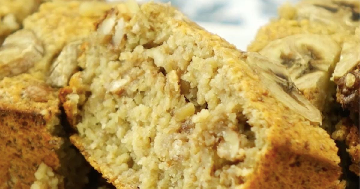 Babka bananowa z płatkami owsianymi i orzechami włoskimi