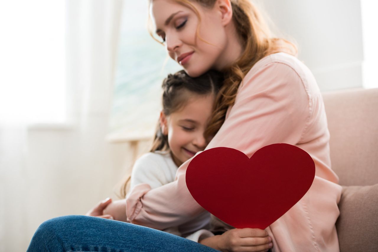 Życzenia z okazji Dnia Matki. Sprawdź, kiedy w tym roku wypada Dzień Matki i skorzystaj z naszej listy życzeń