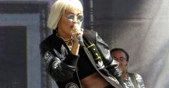 Rita Ora pokazała brzuch
