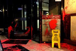 Sprawca ataku na biuro PiS jest znanym pisarzem. To nie był jego pierwszy wybryk